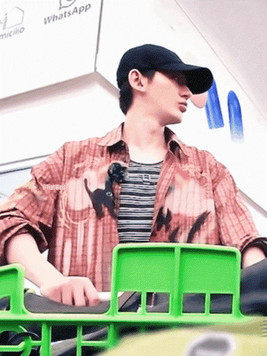 HUqzCa.gif