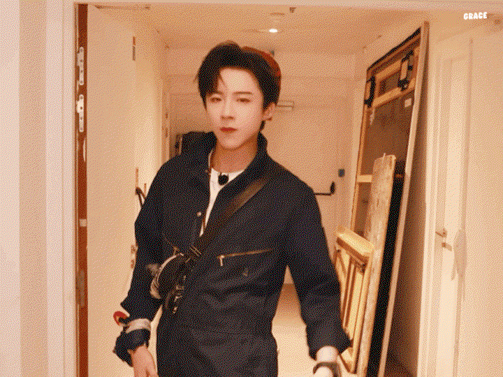 HkFgkk.gif