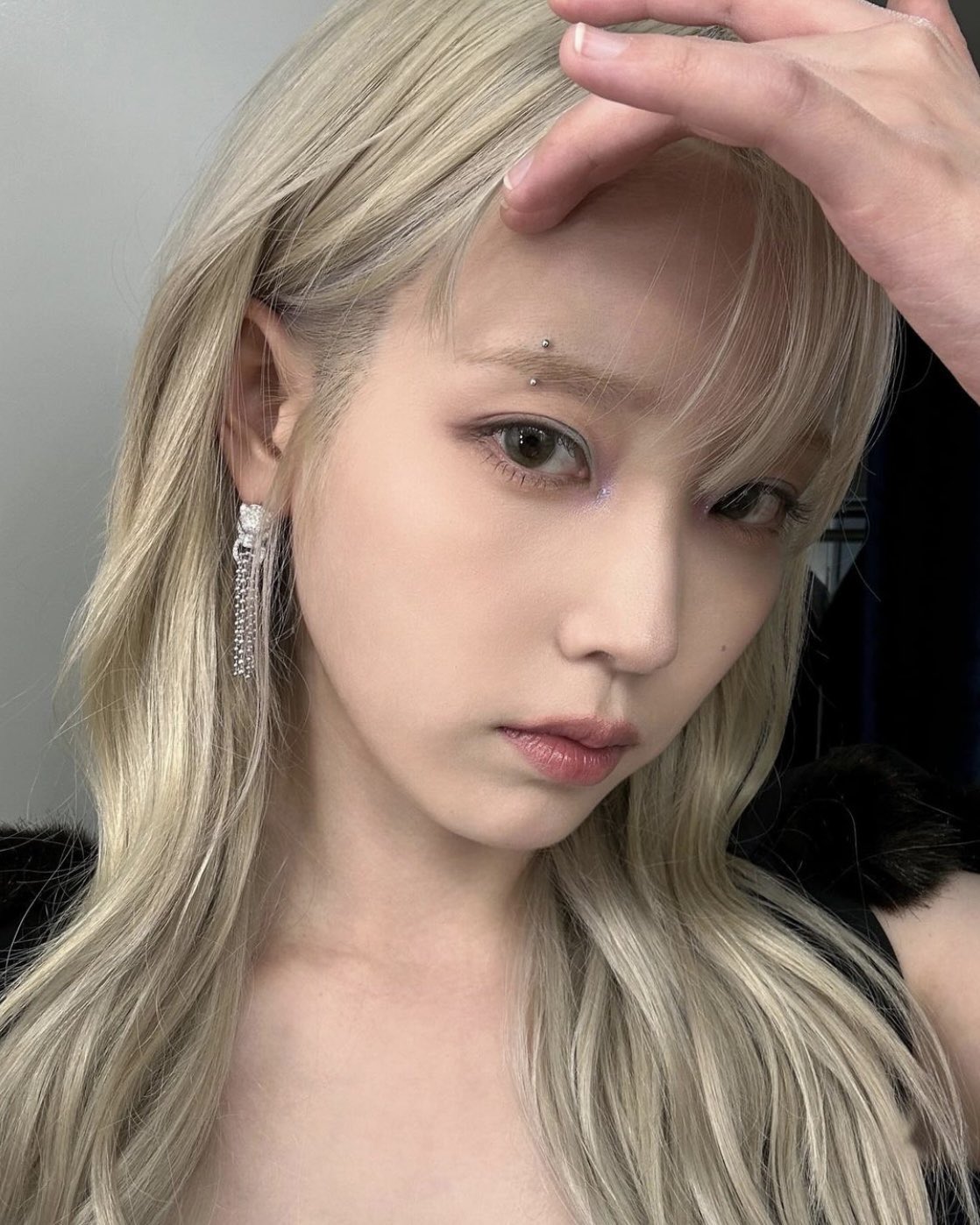 더쿠 - 이 정도 블루 or 그린코어 메이크업은 꼭 한번 해보고싶다