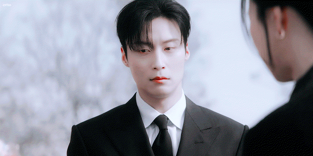 HllyAs.gif