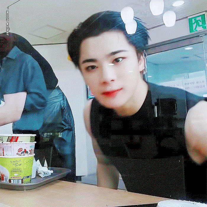 HwKONr.gif