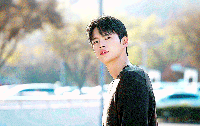HxeHUo.gif