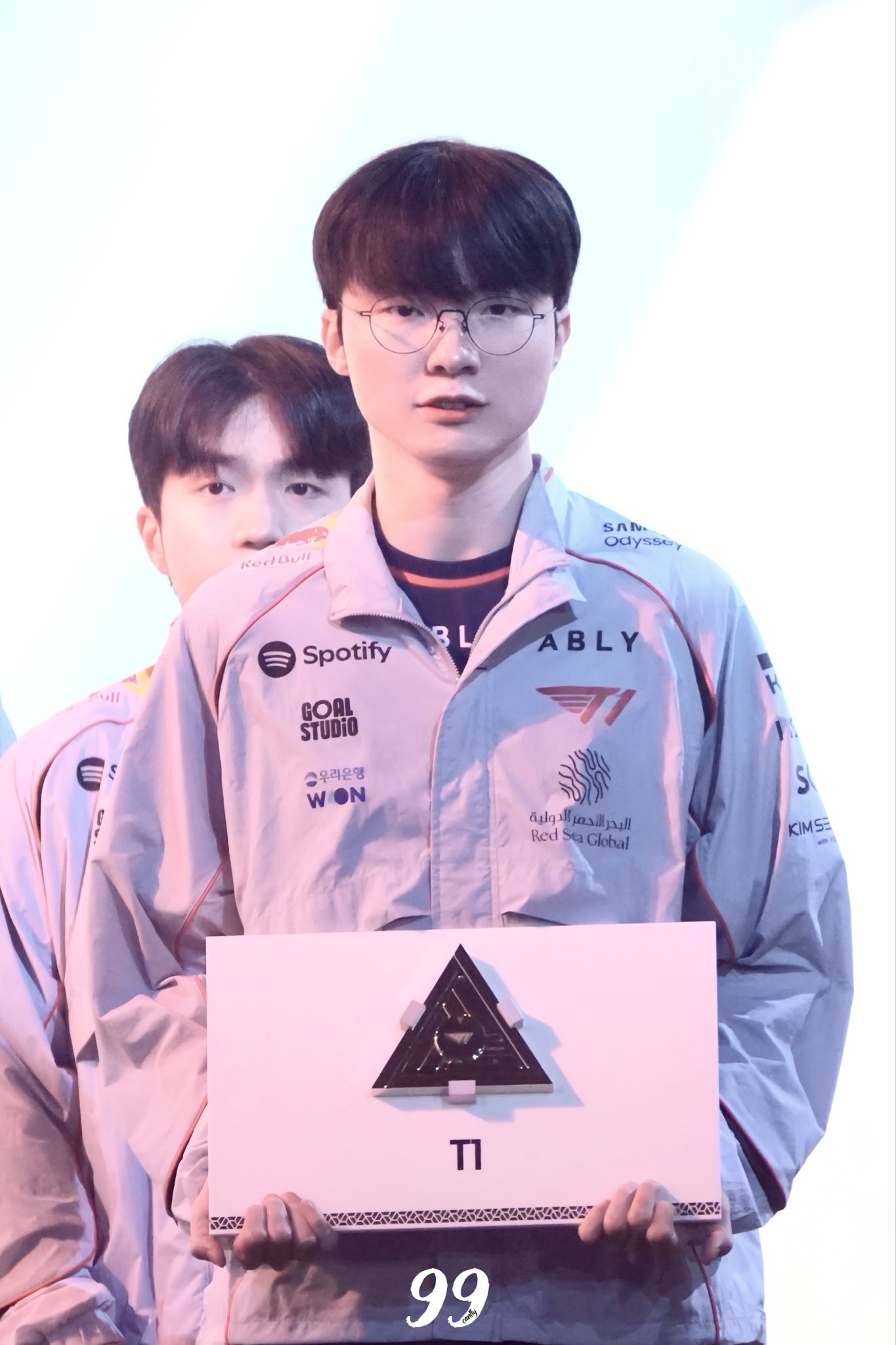 IQLhyu