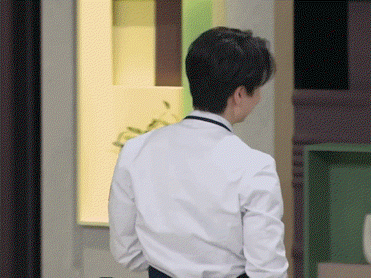 IUOfXW.gif