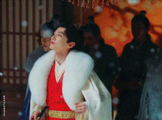 IVpoZW.gif