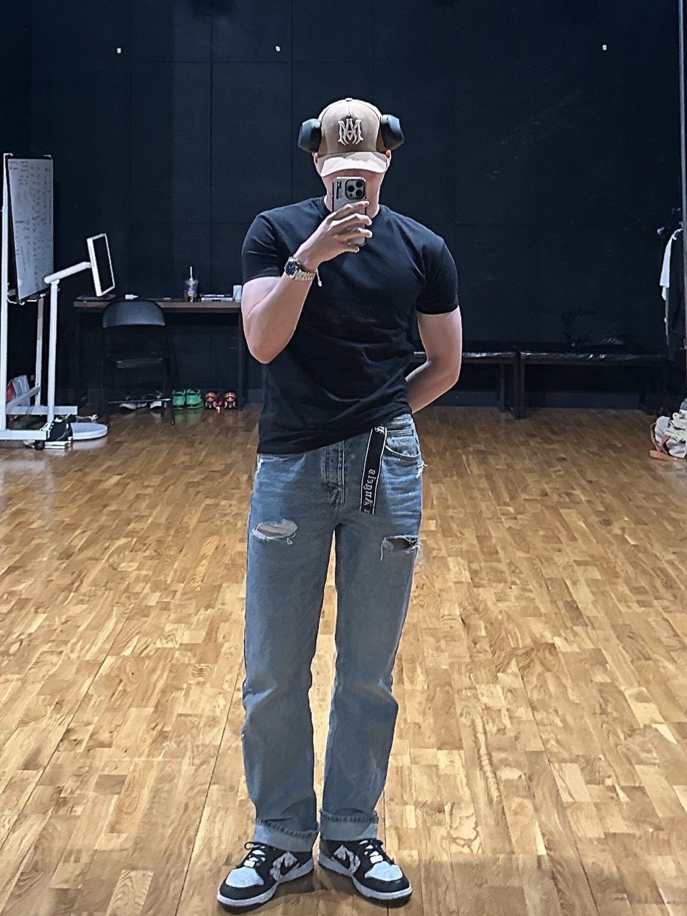 IeLyJR