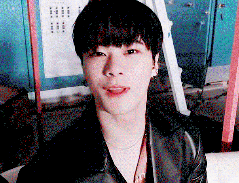 IvLhxm.gif