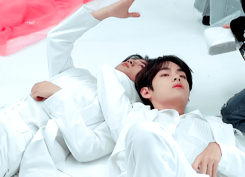 IyrYoW.gif