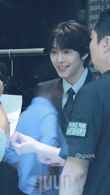 JAkced.gif