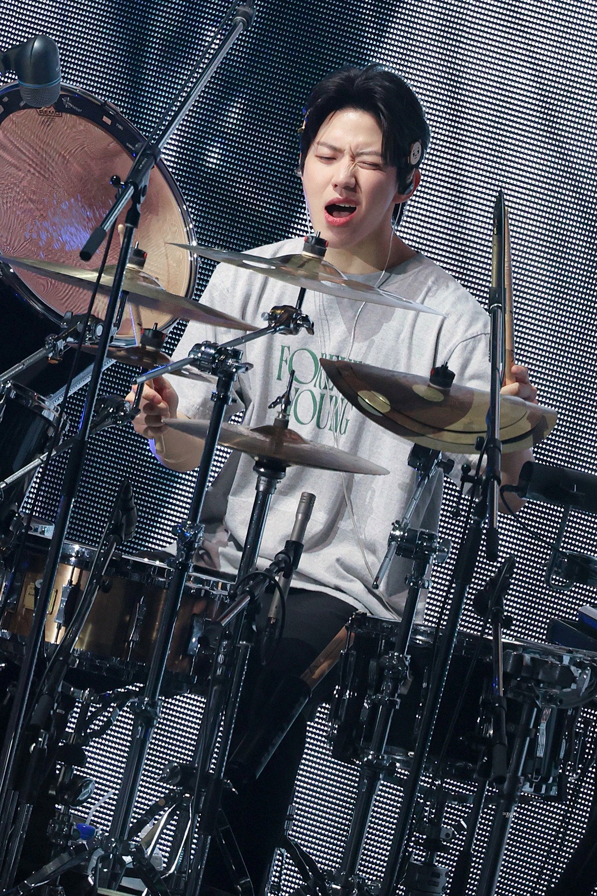 JIQeHJ