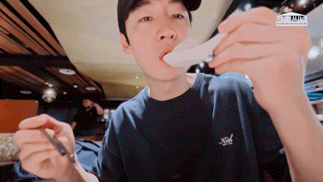 JKCruJ.gif