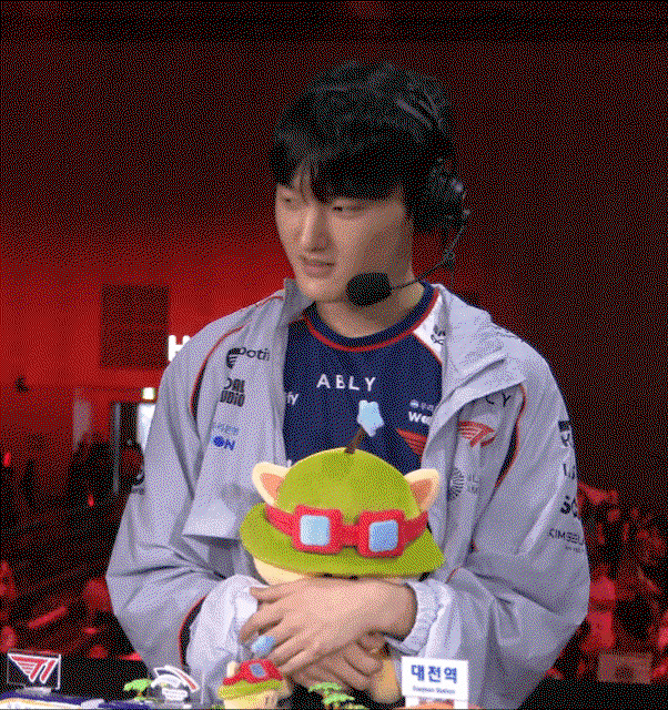 JOOyal.gif