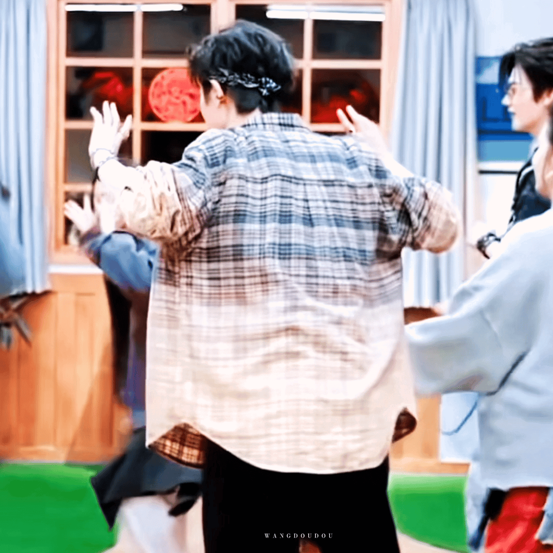 JqWCgJ.gif