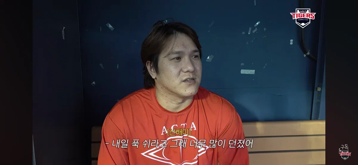 JrHYUA