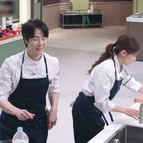 JtZmFQ.gif