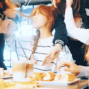 JxYhJg.gif