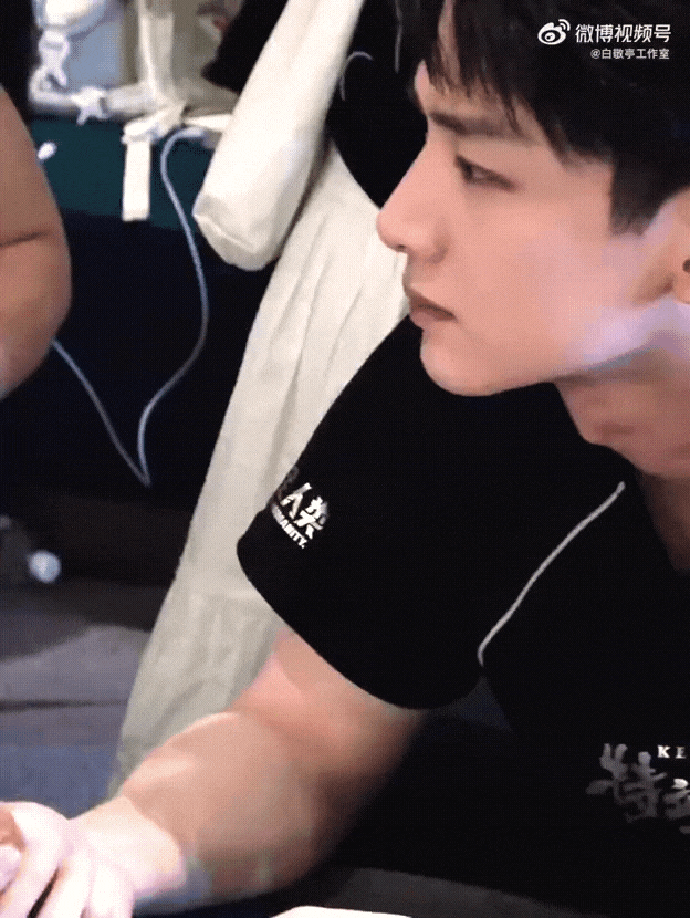 KDUxri.gif