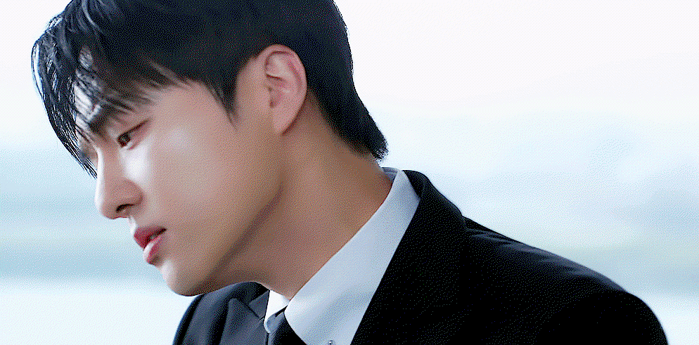 KEluyE.gif