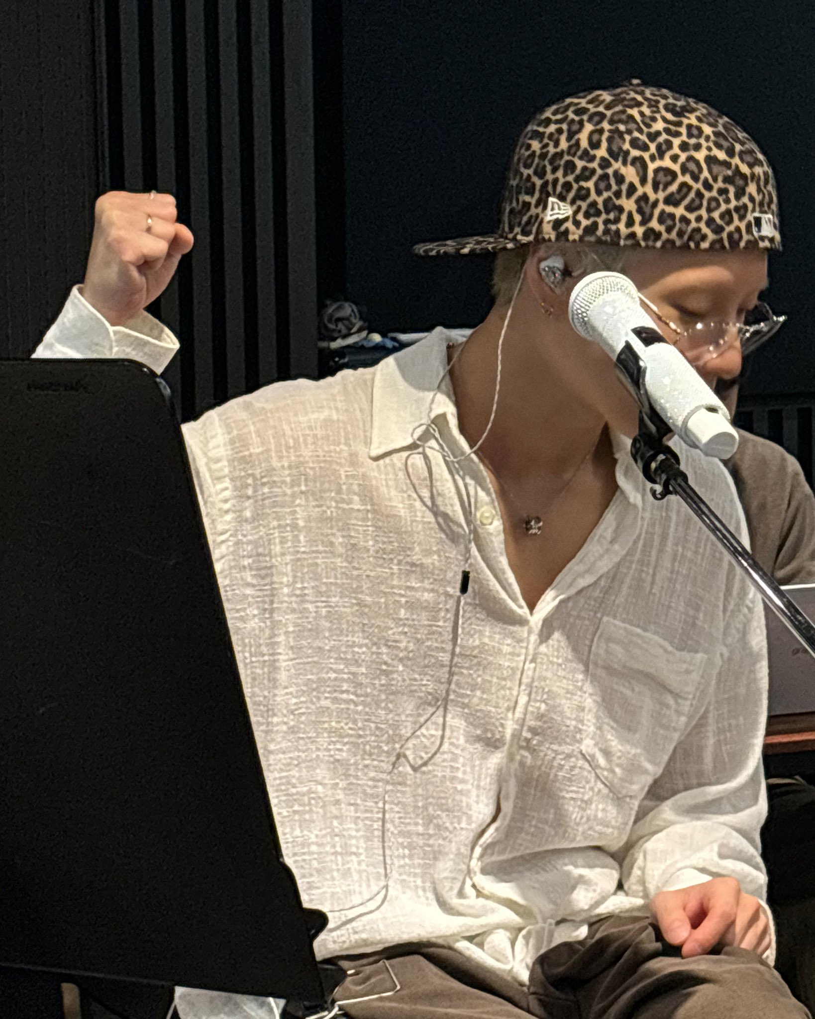 KGyiOF