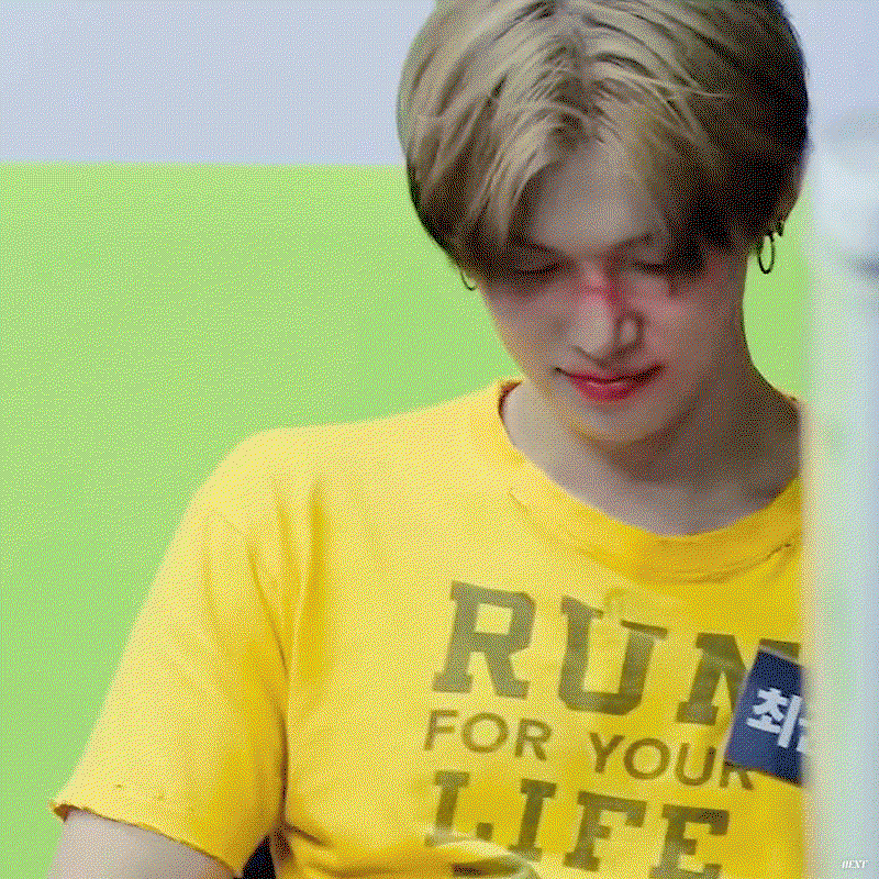 KNhWxi.gif