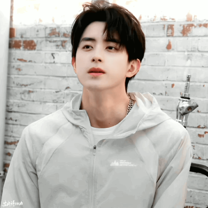 KRFhcg.gif