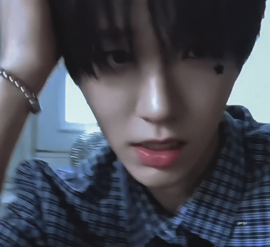 KjVzVX.gif