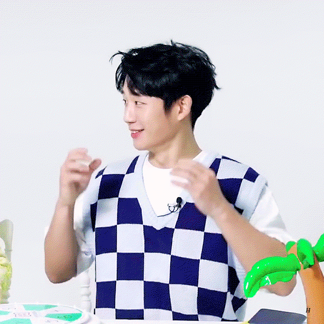 KkSHuJ.gif