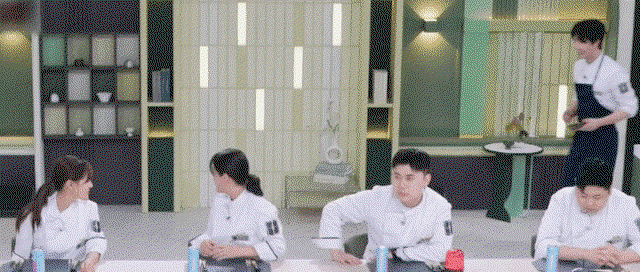 KpqWXB.gif