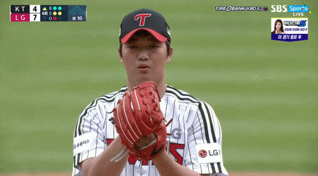 KwnFvx.gif