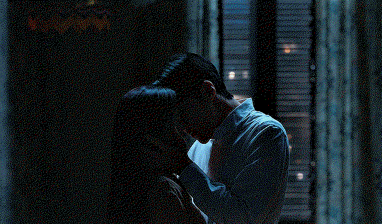 LIYphH.gif