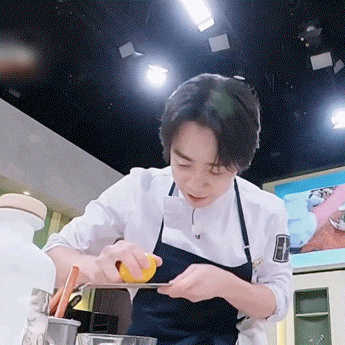 LKGYfR.gif