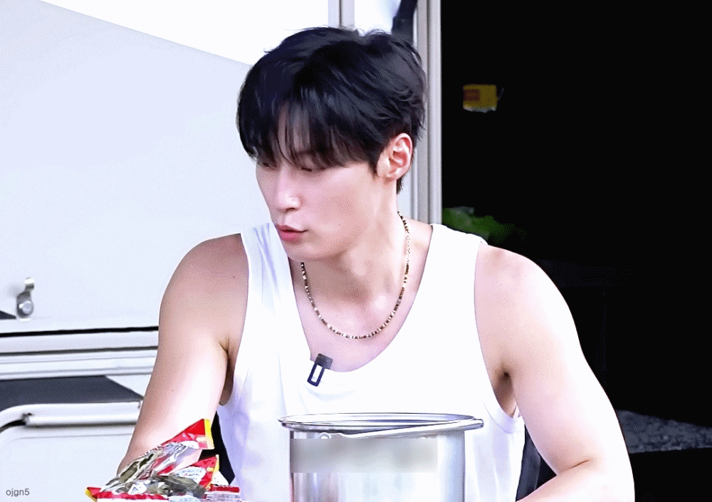 LOWHjf.gif