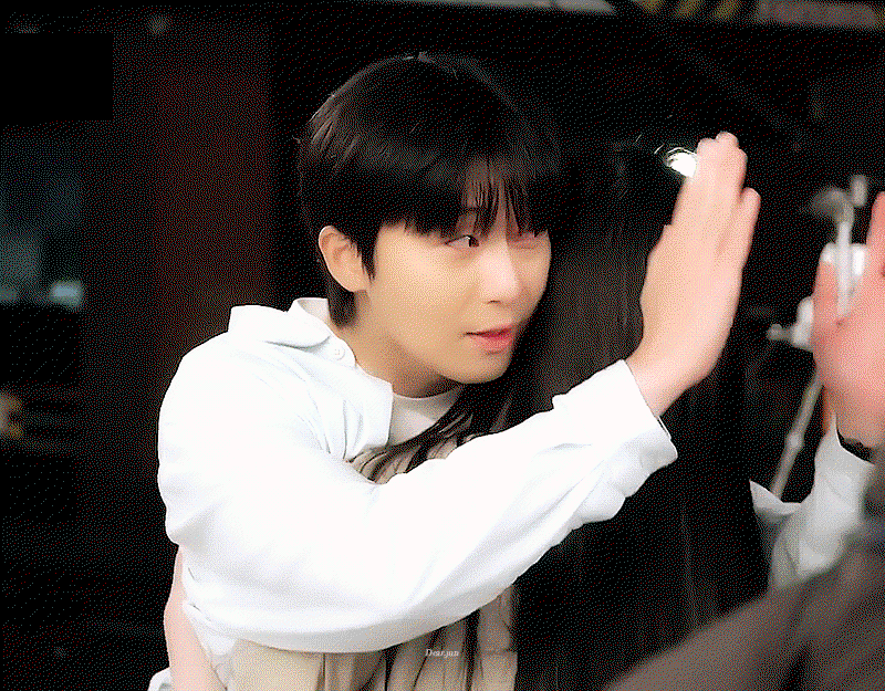 LVOMYa.gif