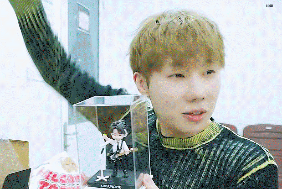 LVawWq.gif