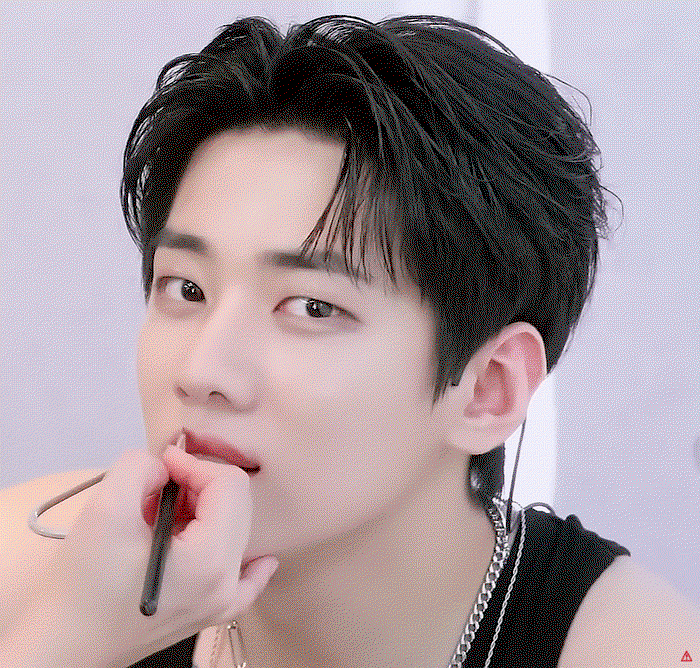 LWMpGz.gif