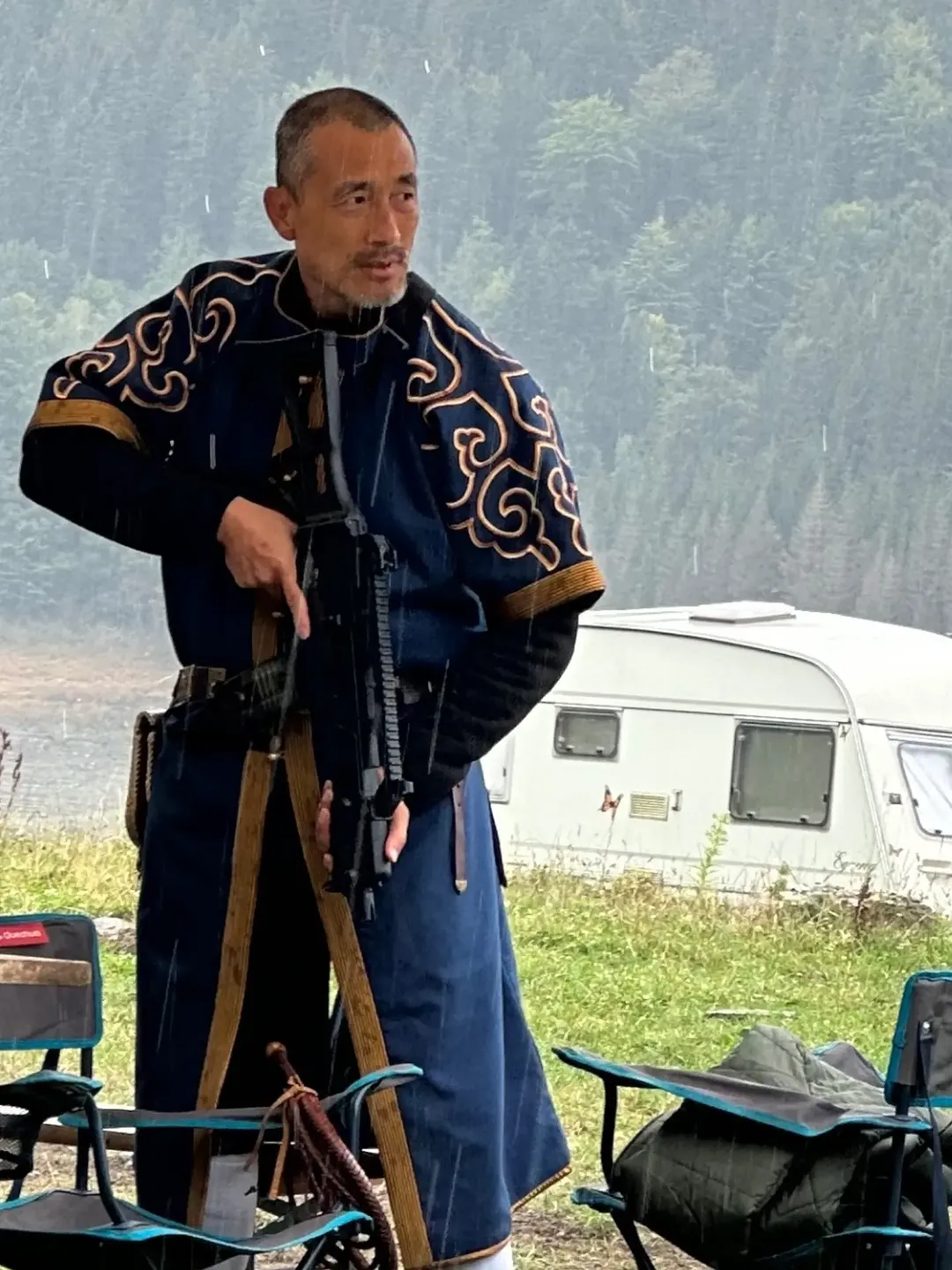LfEZCU