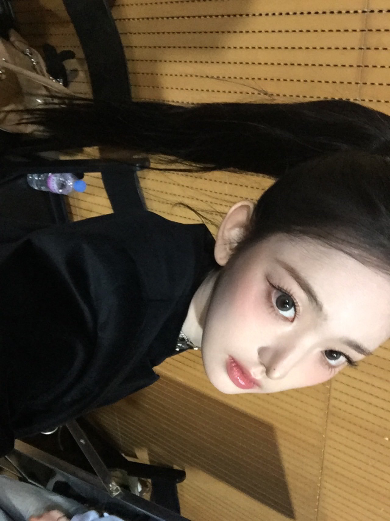 LlWgIq