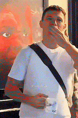 LoLpjR.gif
