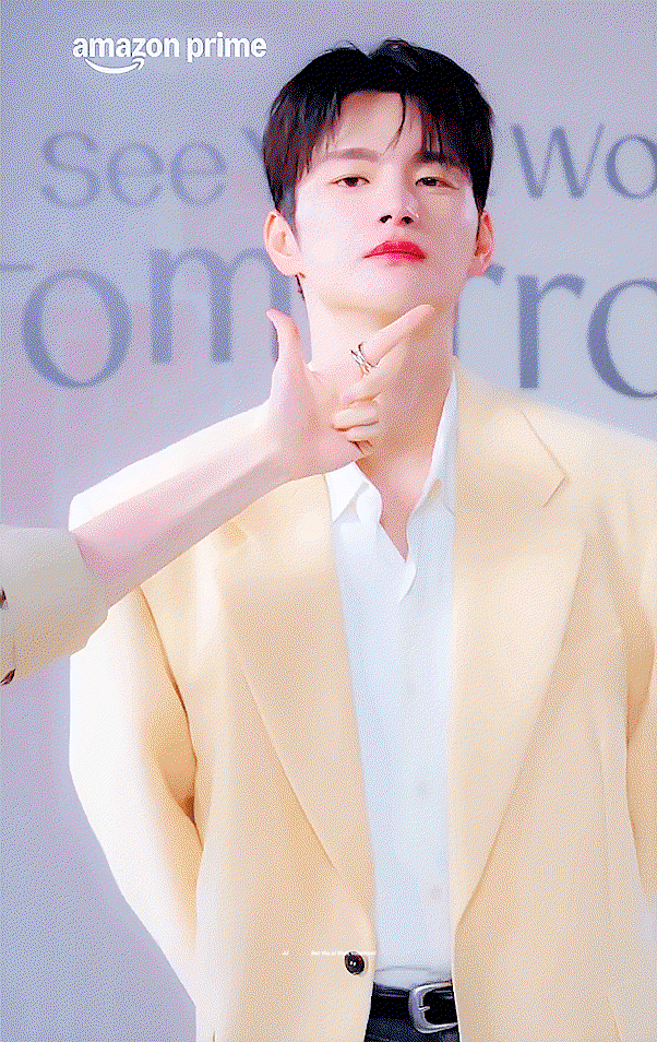 LqDKge.gif
