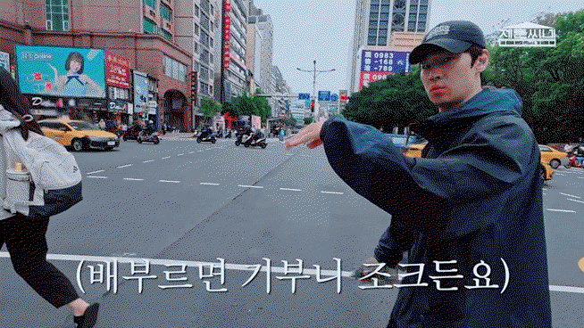 LzgkjT.gif