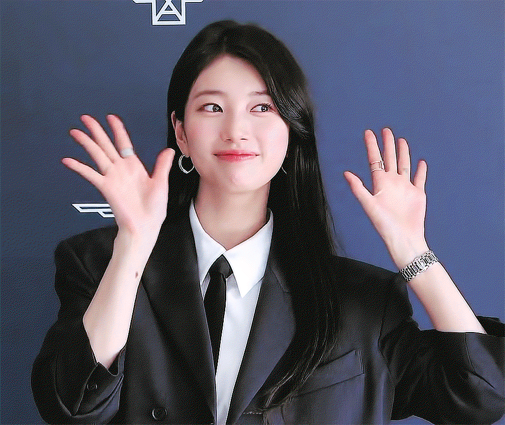 MBjWXr.gif
