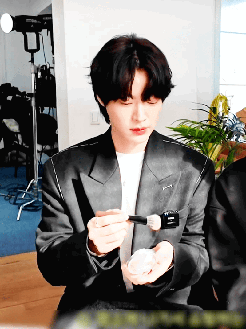 MFNUIj.gif
