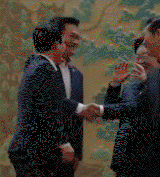MLHZXR.gif