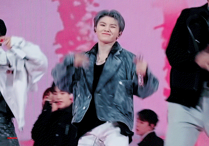MOKktk.gif