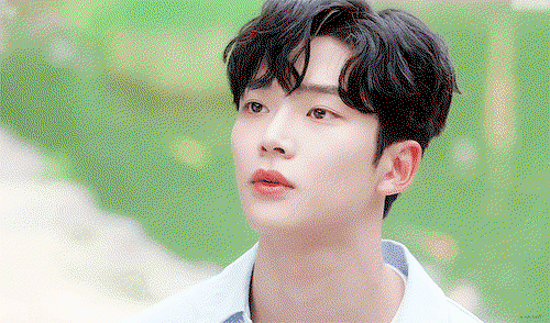 MRUNyr.gif