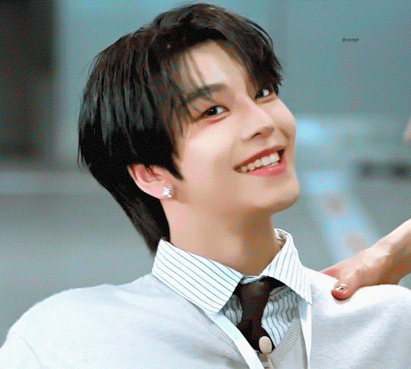 MWhKUA.gif