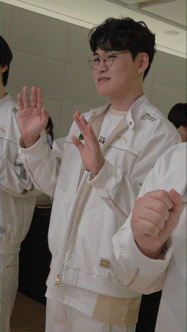 MdtMyE.gif