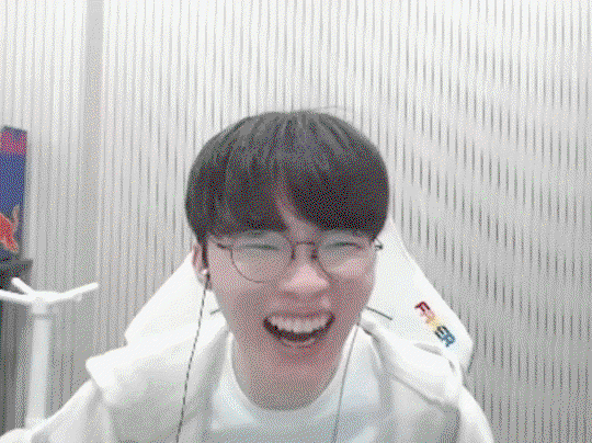 MeoQTU.gif