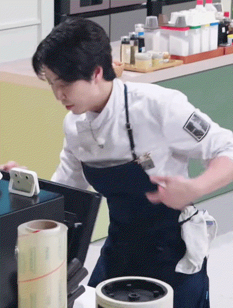 MjeJSX.gif