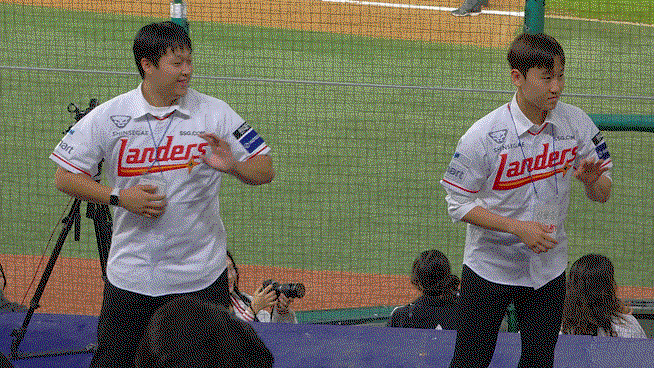MnLbiG.gif
